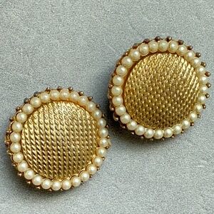 VINTAGE CORO Earrings Clip Sunflower Textured Golden Center Faux Pearls Vintage